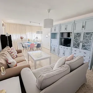 https://piso-encantador-en-carlos-haya.1costadelsol.com